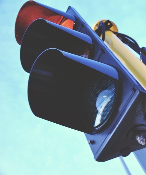 Minimiser les arrêts inutiles des véhicules lourds aux intersections
